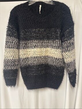 POL Women's Black, Gray & Cream Fuzzy Stripe Crewneck Sweater